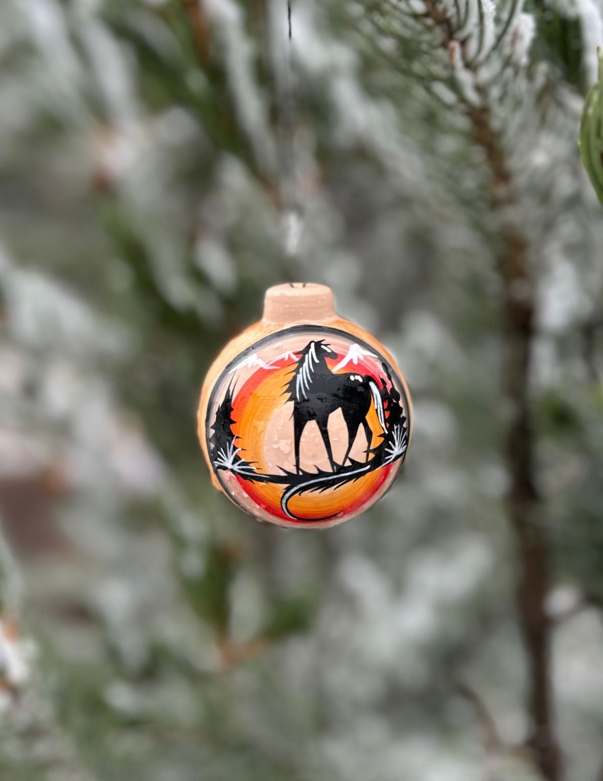 Navajo Made Handpainted Clay Ornament - Horse(łíí’)