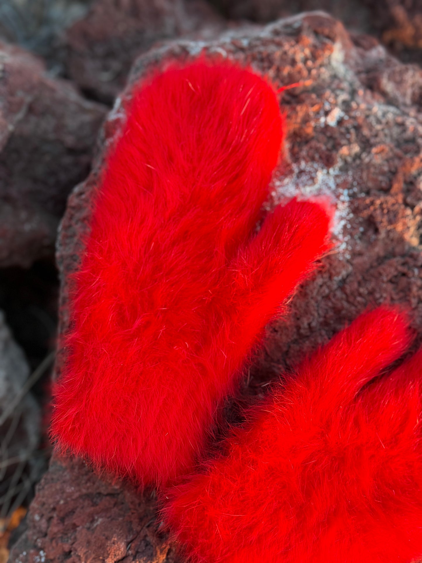 FLUFFY ANGORA MITTEN- RED POWER