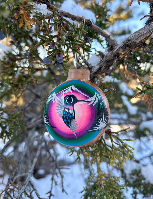 Navajo Made Handpainted Clay Ornament - HummingBird (Dá’itii’hi’)